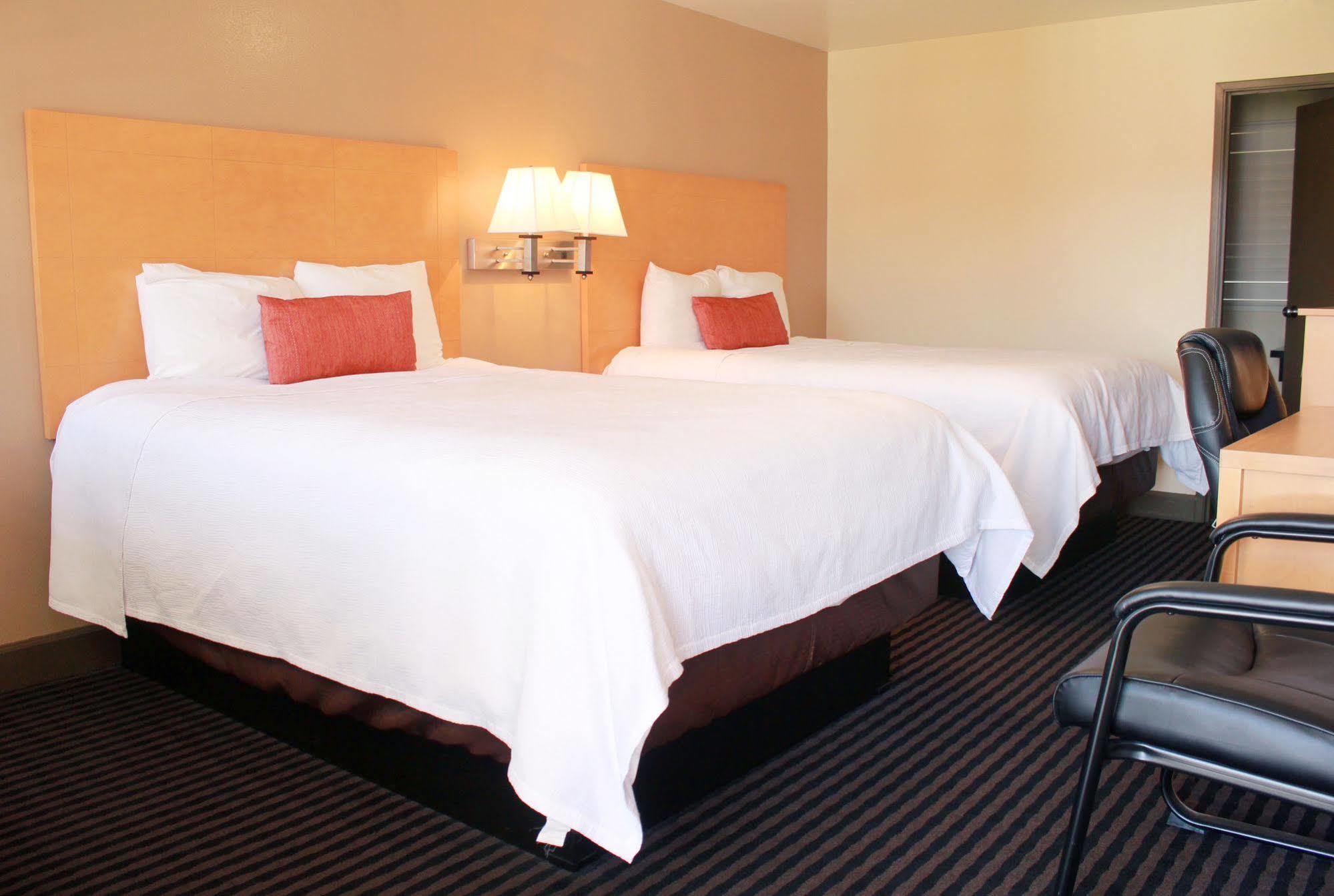 Travelodge By Wyndham ואלחו מראה חיצוני תמונה