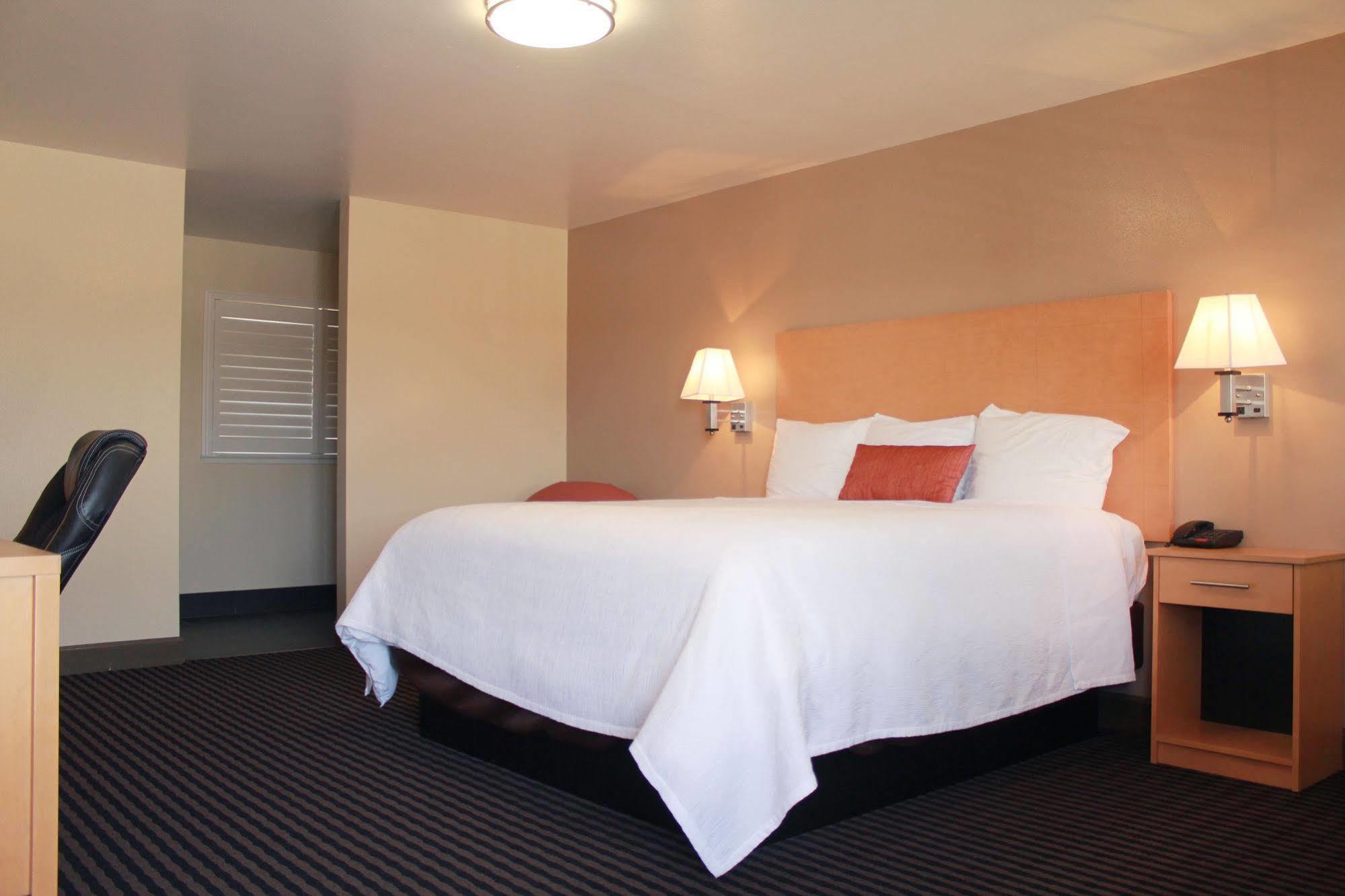 Travelodge By Wyndham ואלחו מראה חיצוני תמונה