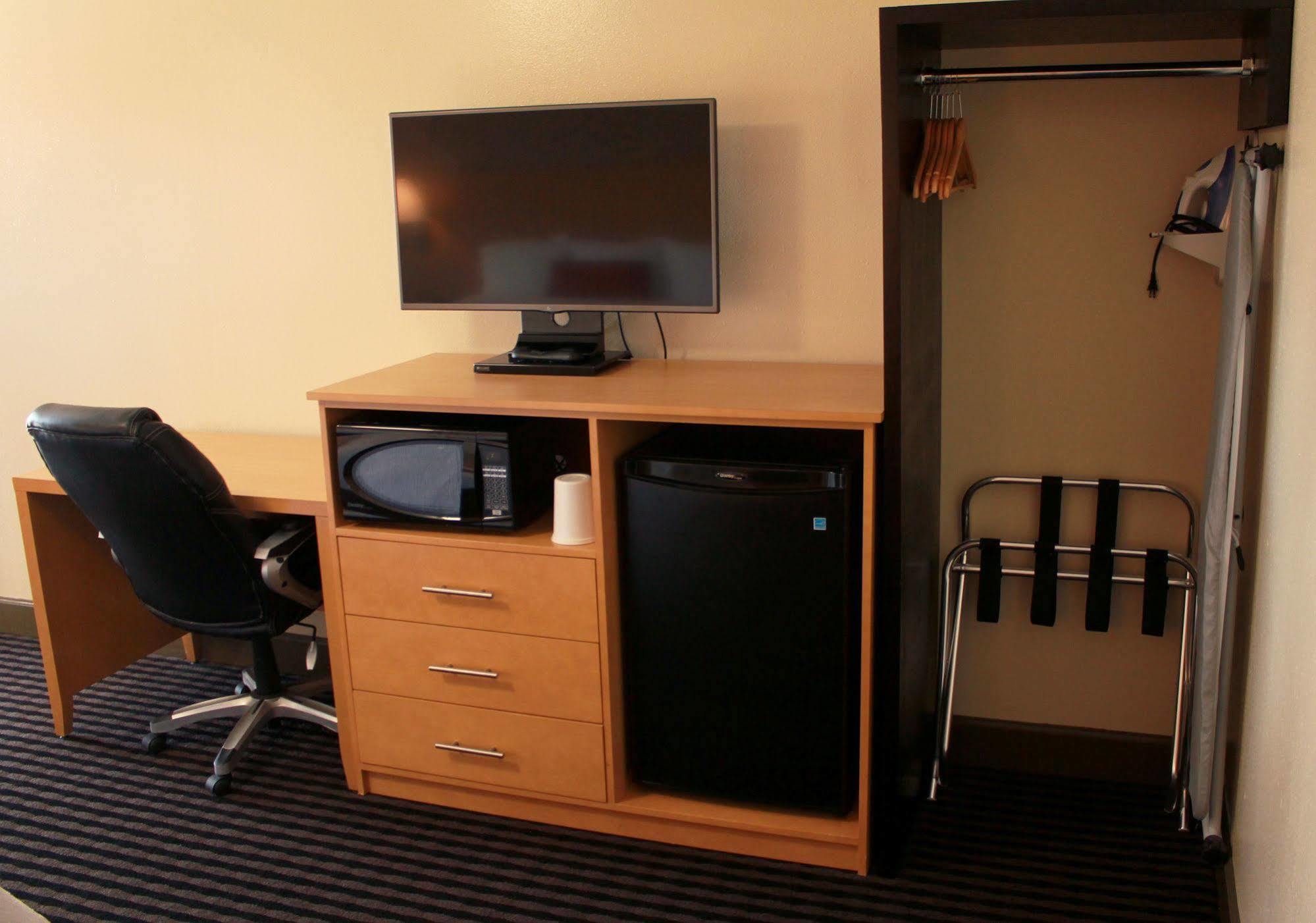Travelodge By Wyndham ואלחו מראה חיצוני תמונה